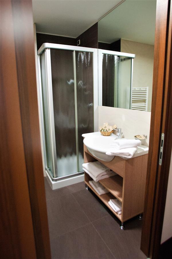 רוביגו Hotel Capital מראה חיצוני תמונה